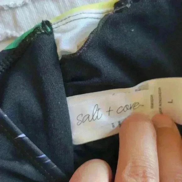 Salt + cove tropical print bikini top Size Large - Picture 7 of 10